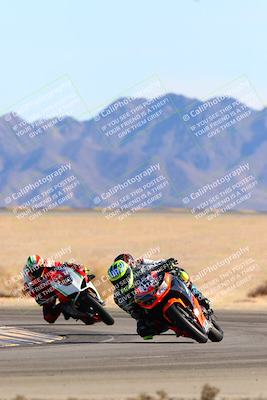 media/Jan-08-2022-SoCal Trackdays (Sat) [[1ec2777125]]/Turn 4 (1145am)/